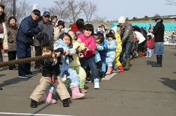 冬季ふるさと祭り「綱引き」